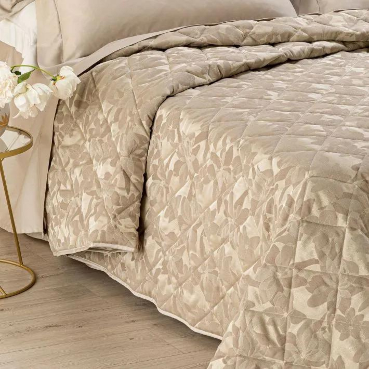 Copriletto Trapuntato Nabucco 100% Raso Jacquard di cotone