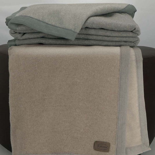 Coperta Orissa in lambswool di merino australiano e cashmere