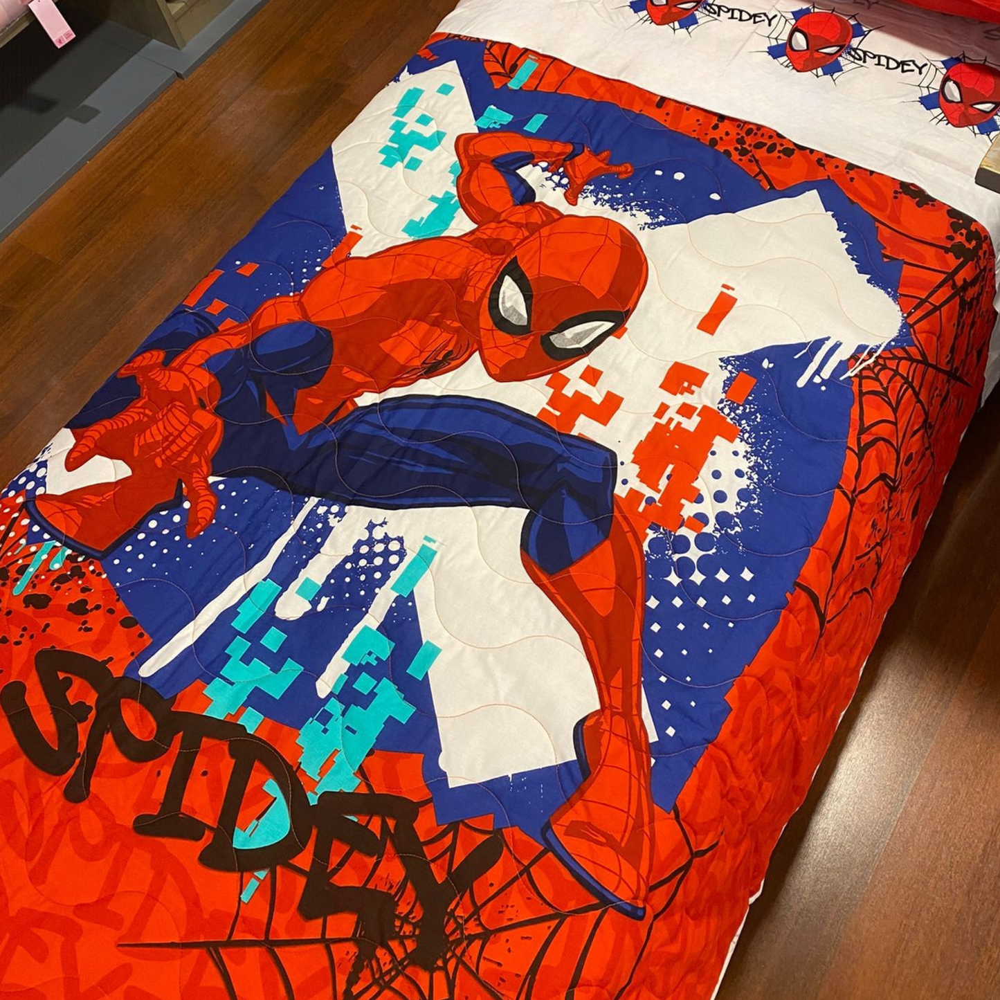 Copriletto trapuntato Spiderman Red 100% cotone