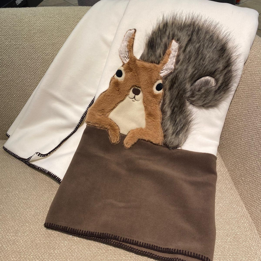 Plaid in pile con ricamo Winter Squirrel 6M35124